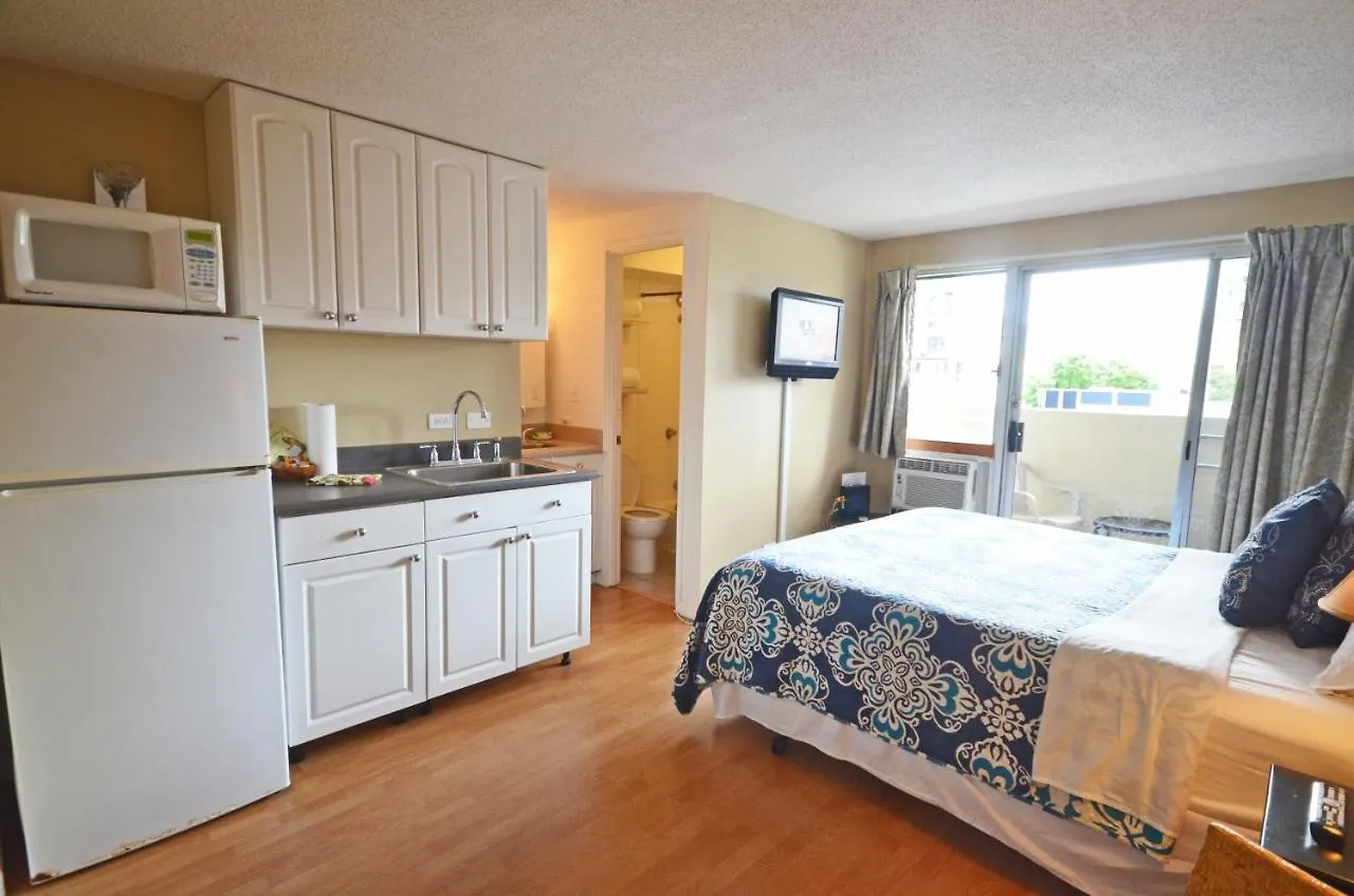 Kuhio Village 510 King Bed With Renovated Kitchenette ホノルル